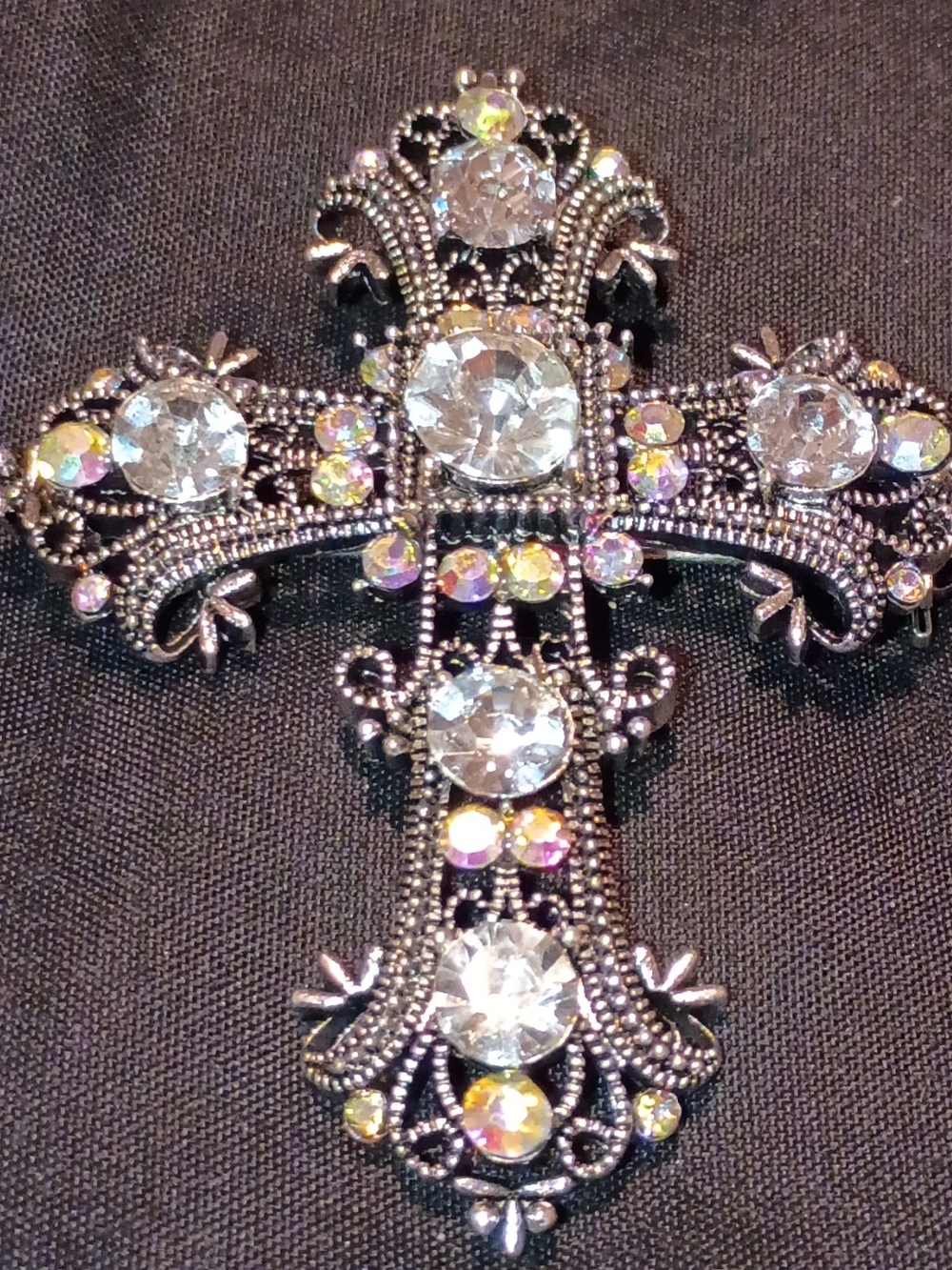 CRUCIFIX / DIAMOND RHINESTONE / Cross /BROOCH   GUC.
